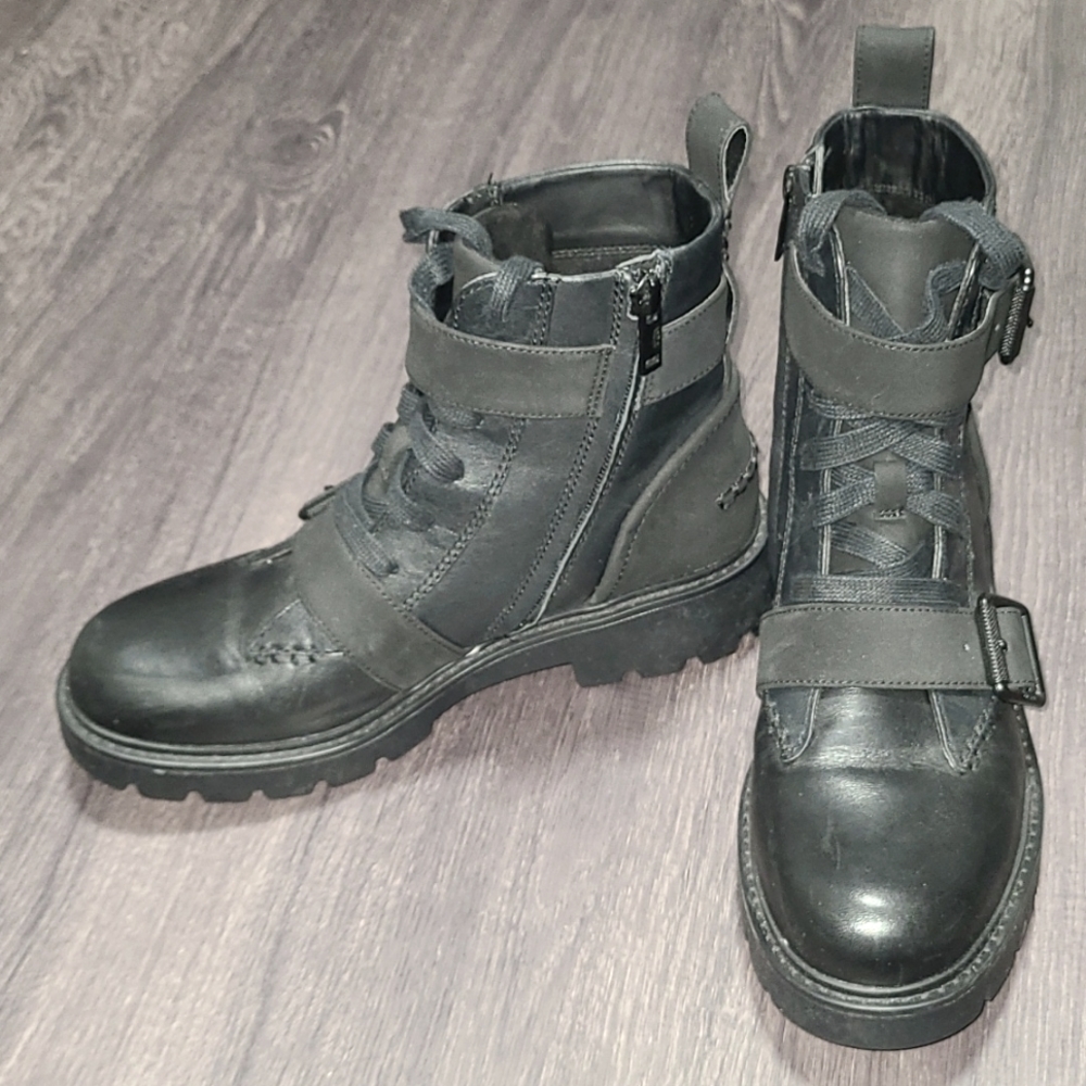 Ugg women's size 8 combat boots